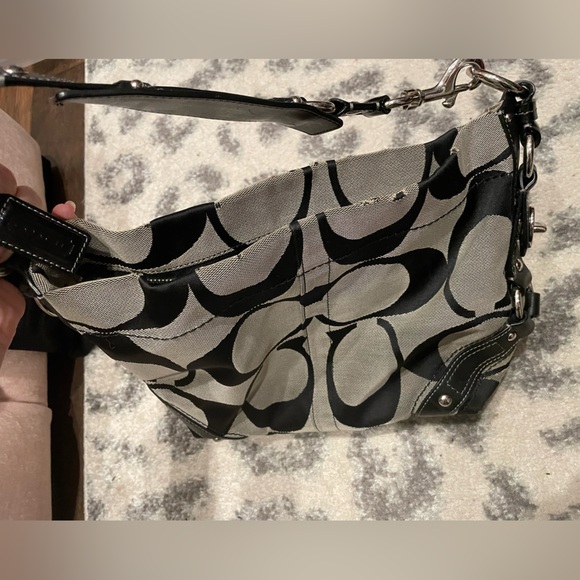 Coach. Used but good condition. - Picture 4 of 5